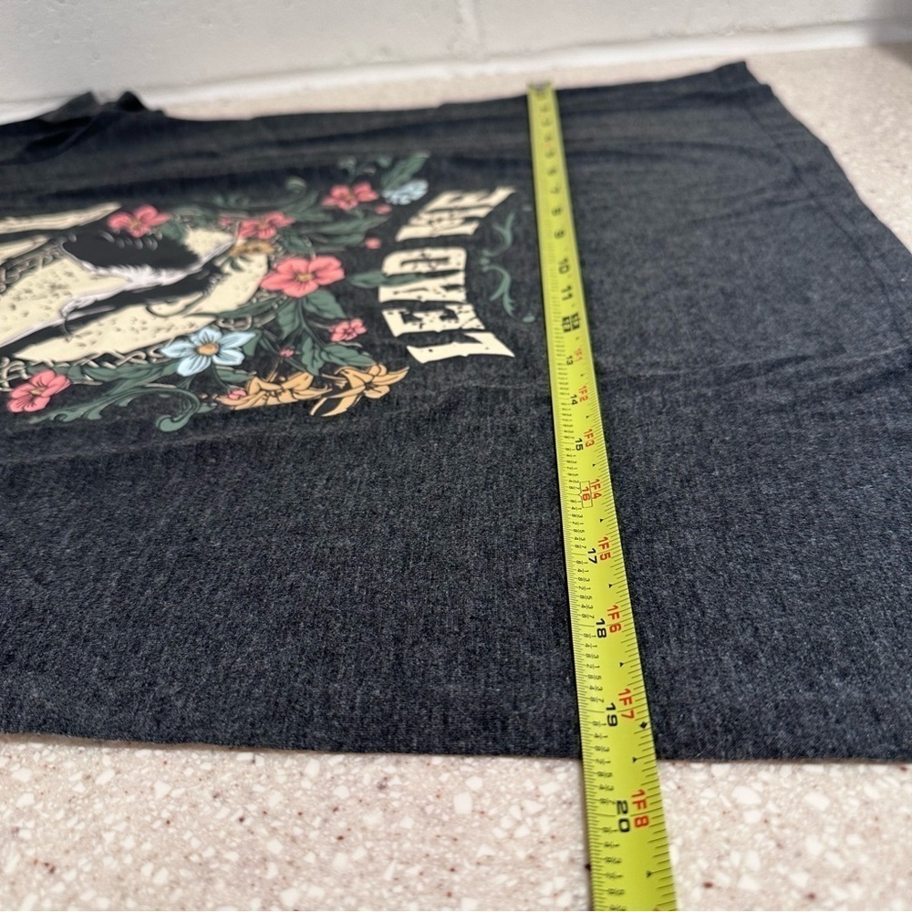 NIB Women’s Crew Neck T-shirt Relaxed Fit Casual Short Sleeve “Spirit Lead Me” - Picture 5 of 9